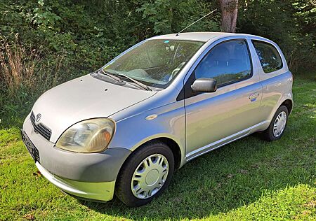 Toyota Yaris 1.0 linea sol