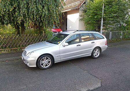 Mercedes-Benz C 180 T Kompressor Classic keinerlei Rost TÜV neu