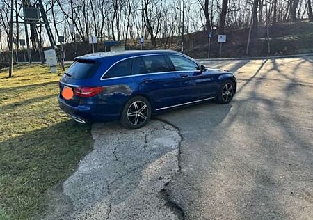 Mercedes-Benz C 220 d T 9G-TRONIC