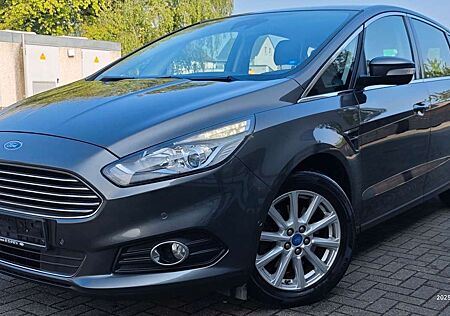 Ford S-Max Titanium