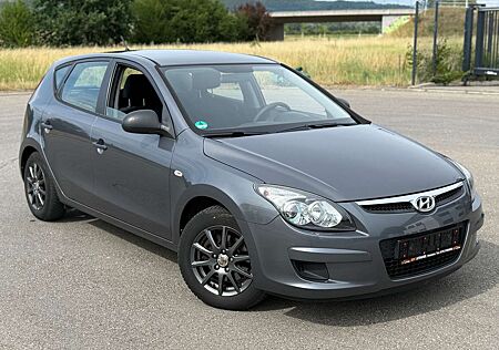 Hyundai i30 1.4 Klima | Scheckheft | TÜV 07/2027