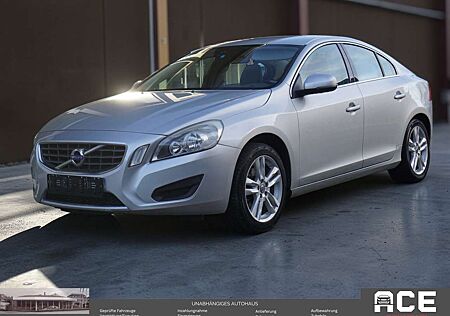 Volvo S60 D4 Momentum Automatik Sound Navi *HU+Insp neu*