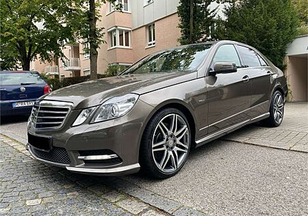 Mercedes-Benz E 350 AMG-PAKET AB WERK BlueEFFICIENCY Avantgarde