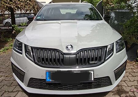 Skoda Octavia Combi 2.0 TSI DSG RS 230