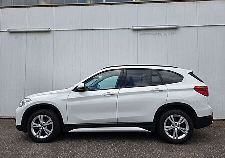 BMW X1 20i Sport Line Leder/Pano/LED/Head-up/Navi