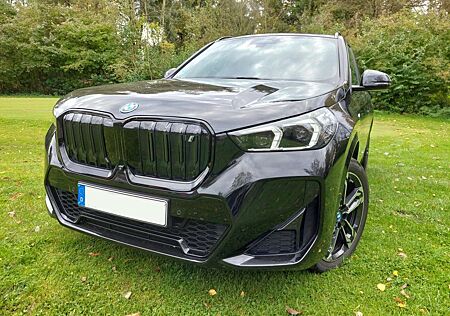 BMW iX1 +xDrive30M+Sportpaket