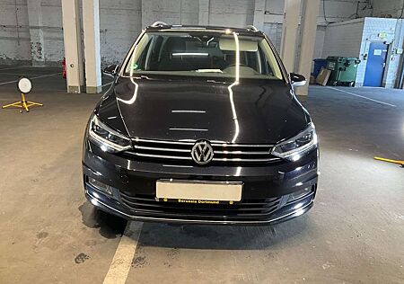 VW Touran Volkswagen 2.0 TDI SCR (BlueMotion Technology) DSGHigh