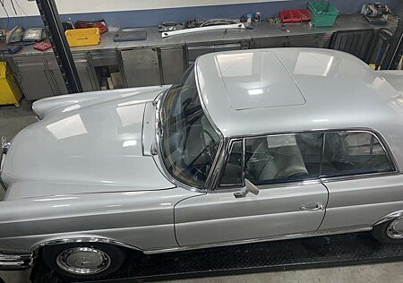 Mercedes-Benz 280 SE Coupe (W111) Flachkühler EZ 1969 McKinsey