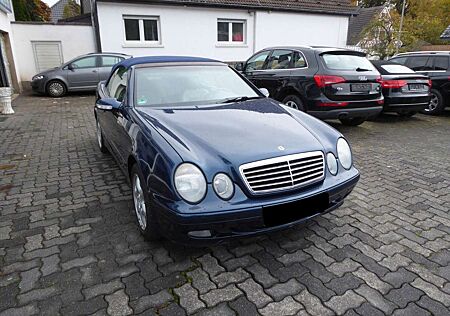 Mercedes-Benz CLK 200 AVANTGARDE