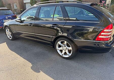 Mercedes-Benz C 180 T Kompressor Automatik AvangSport Edition