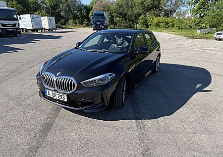 BMW 118 118i Aut. M Sport F40 / Service Neu / Vollausstatt