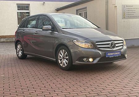 Mercedes-Benz B 180 Automatik 1. Hand AHK schwenkbar Allwetter