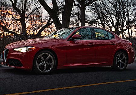 Alfa Romeo Giulia +2.0+T+AWD+Veloce