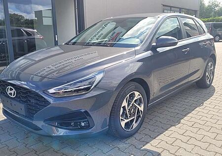 Hyundai i30 HB Family*Navi*LED*Shzg*Lhzg*PDC*Cam*16Zoll*