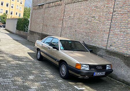 Audi 100 quattro C3 Typ 44