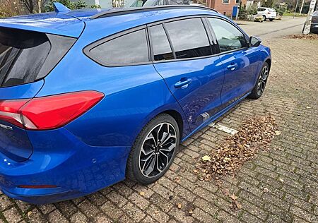 Ford Focus Turnier 1.0 EcoBoost Hybrid ST-LINE X