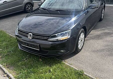VW Jetta Volkswagen 2L