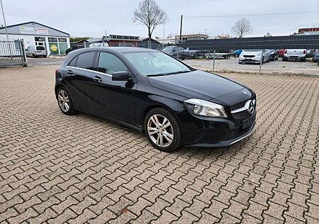 Mercedes-Benz A 200 A -Klasse Navi leder Panorama Xenon