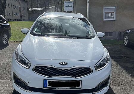 Kia Cee'd Ceed / 1.6 CRDi 136 ISG Dream-Team Edition