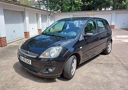 Ford Fiesta Style, TÜV NEU, Bremsen vorn NEU