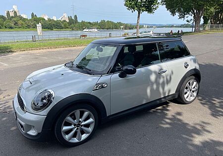 Mini ONE Cooper SD - Gepflegter Klassiker mit Stil&Leistung