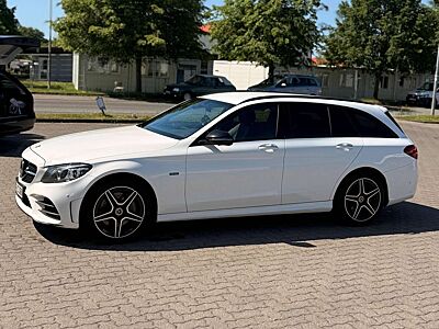 Mercedes-Benz C 300 C 300 e T 9G-TRONIC AMG Line