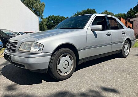 Mercedes-Benz C 180 Elegance