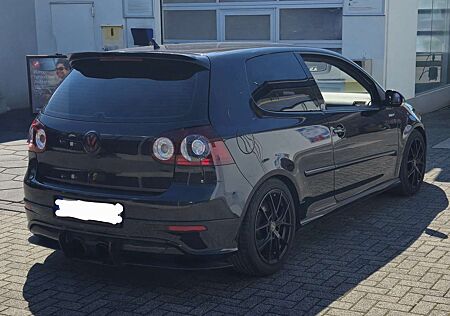 VW Golf GTI Volkswagen Golf 2.0 GTI