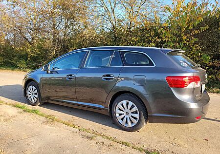 Toyota Avensis 1.8 Executive