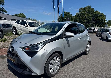 Toyota Others X-PLAY/1.HAND/KLIMA/R.KAM/TEMPOMAT/TÜV-SERV.-NEU