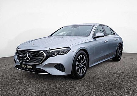 Mercedes-Benz E 220 d Avantgarde/LED/Kamera/AHK/Distr/Totw/17"