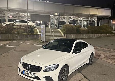 Mercedes-Benz C 220 d Coupe 9G-TRONIC AMG Line