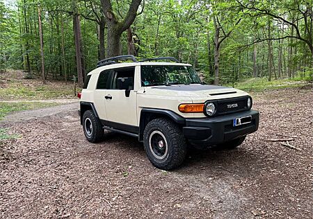 Toyota Land Cruiser FJ Cruiser Trail Teams Edition