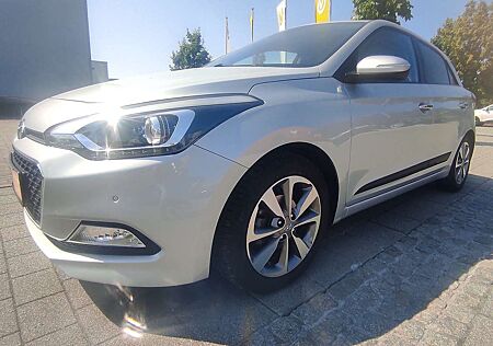 Hyundai i20 1.0 T-GDI 100PS Advantage+/1.Hd/37Tkm/Navi/Sitzhz