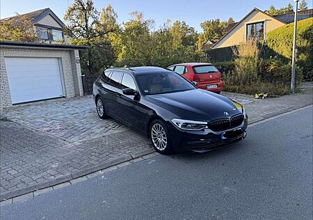 BMW 530d 530 xDrive Touring Aut. Sport Line Voll! Top!