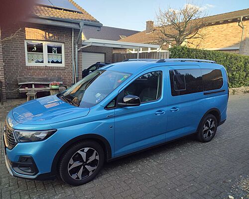 Ford Grand Tourneo Active