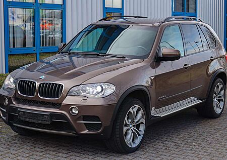 BMW X5 xDrive40d*SPORTPAKET*LEDER*XENON*KAMERA*4xSHZ*TEMP