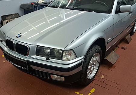 BMW 320i 320 touring