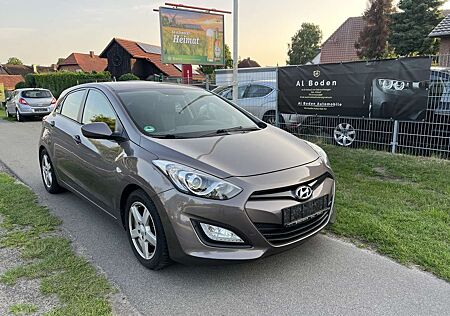 Hyundai i30 Classic Klima Multifunktionslenkrad 8x Bereift