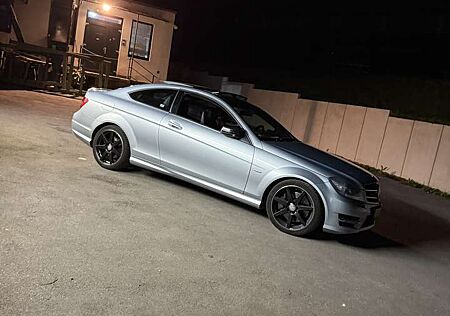 Mercedes-Benz C 250 CDI Distr.+ KeylessGo AMG Paket Panorama