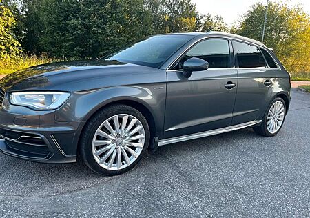 Audi A3 1.4 TFSI Sportback e-tron S line