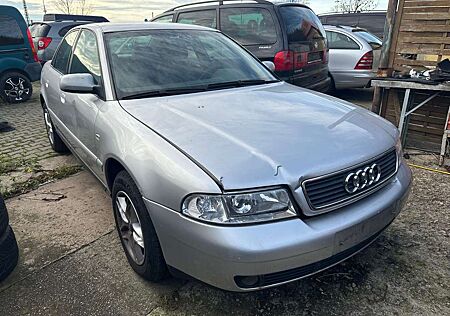 Audi A4 1.6