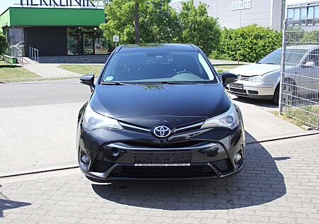 Toyota Avensis Business Edition Navi AHK Motorschaden Klackert
