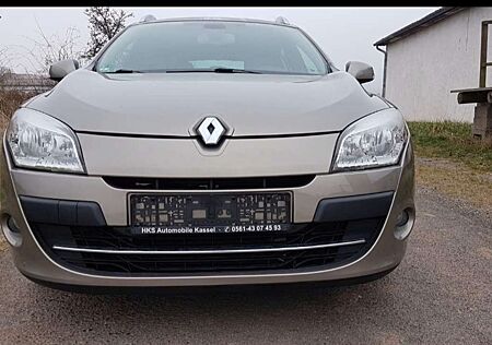 Renault Megane Grandtour 2.0 140 CVT