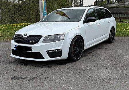 Skoda Octavia Combi 2.0 TDI (Green tec) DSG RS