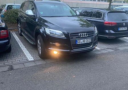 Audi Q7 3.0 TDI DPF quattro tiptronic