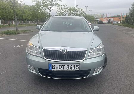 Skoda Octavia Combi 2.0 TDI DPF DSG RS Automatik neu tuv