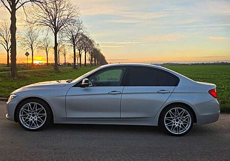 BMW 320i 320 Sport Line