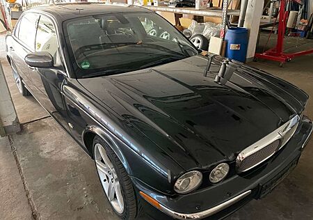 Jaguar XJ 2.7 D XJ6 Sovereign | LANGVERSION | 301000 KM