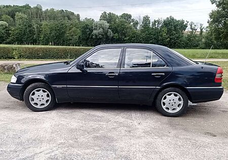 Mercedes-Benz C 180 Elegance